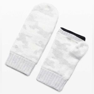 lululemon Room for Warmth Mitten Grey/Antique White One Size NWT